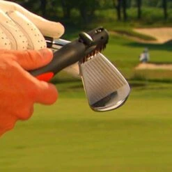 Frogger Golf BrushPro Retractable Golf Club Brush With Groove Cleaner 17 Frogger Golf BrushPro Retractable Golf Club Brush With Groove Cleaner -Wilson Store BrushPro Hero 20190228