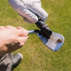 Frogger Brush Pro With Catch Latch -Wilson Store FROGGER GOLF BRUSHPRO MAIN